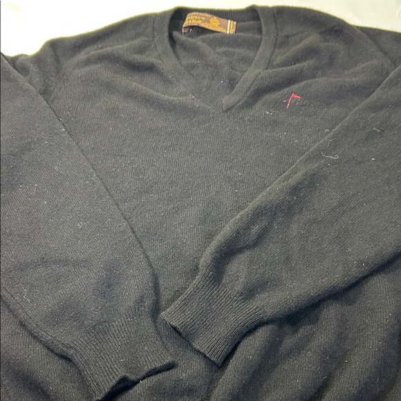 Lyle & Scott  cashmere  pullover color black  V-Neck Sweater - Picture 5 of 16